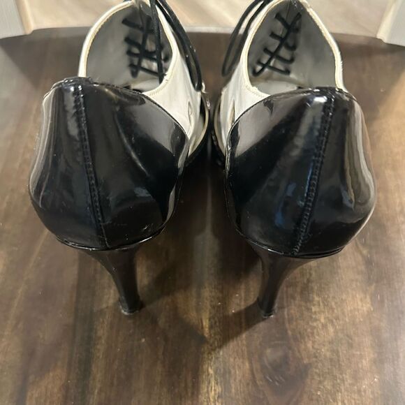 Tahari "Cheri" Peep Toe Pumps Oxford Vintage inspired leather size 9 - Picture 4 of 7